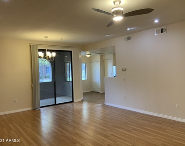 15252 N 100th Street - Photo Thumbnail 4