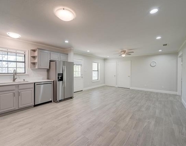 304 Oak Drive - Photo Thumbnail 11