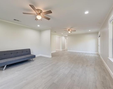 304 Oak Drive - Photo Thumbnail 14