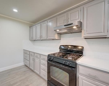 304 Oak Drive - Photo Thumbnail 10