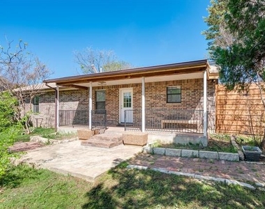 304 Oak Drive - Photo Thumbnail 4