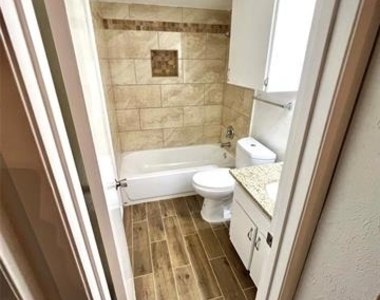 4637 Country Creek Drive - Photo Thumbnail 7