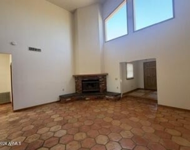 6445 E Wildcat Drive - Photo Thumbnail 3
