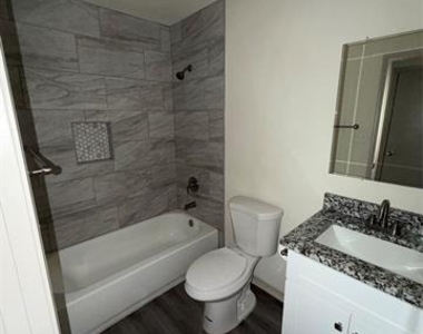 305 Lois Street - Photo Thumbnail 8