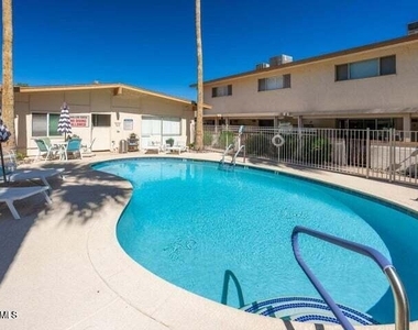 4848 N Woodmere Fairway -- - Photo Thumbnail 26