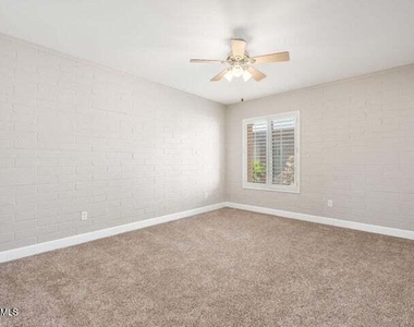 4848 N Woodmere Fairway -- - Photo Thumbnail 8