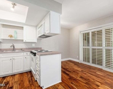 4848 N Woodmere Fairway -- - Photo Thumbnail 18