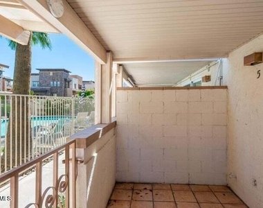 4848 N Woodmere Fairway -- - Photo Thumbnail 2