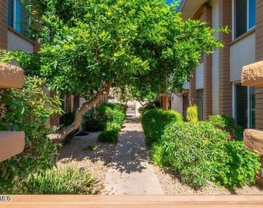 4848 N Woodmere Fairway -- - Photo Thumbnail 25