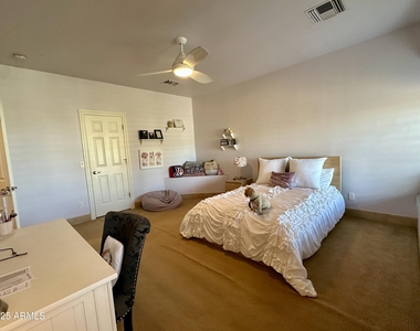 5711 W Linda Lane - Photo Thumbnail 19