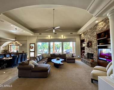 5711 W Linda Lane - Photo Thumbnail 12