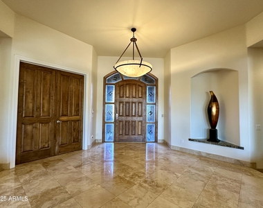 5711 W Linda Lane - Photo Thumbnail 13