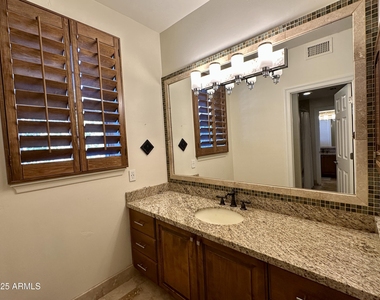 5711 W Linda Lane - Photo Thumbnail 21