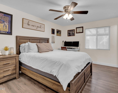 14446 N 40th Place - Photo Thumbnail 26