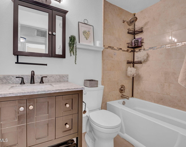 14446 N 40th Place - Photo Thumbnail 24