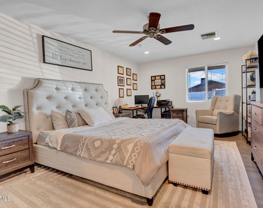 14446 N 40th Place - Photo Thumbnail 16