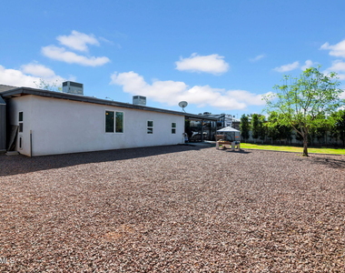 14446 N 40th Place - Photo Thumbnail 31