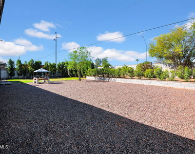 14446 N 40th Place - Photo Thumbnail 30