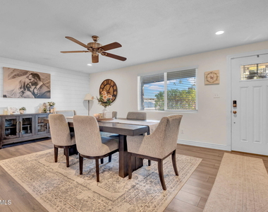 14446 N 40th Place - Photo Thumbnail 3