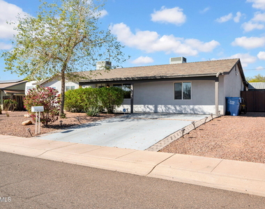 14446 N 40th Place - Photo Thumbnail 1