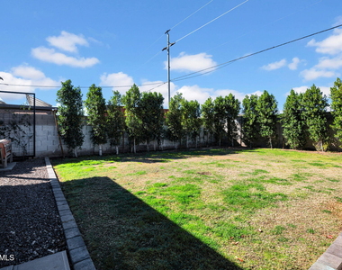 14446 N 40th Place - Photo Thumbnail 32