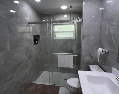 12403 N 87th St Street N - Photo Thumbnail 10