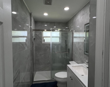 12403 N 87th St Street N - Photo Thumbnail 11