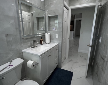 12403 N 87th St Street N - Photo Thumbnail 9