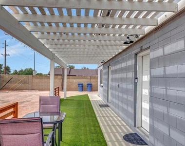 1161 E 5th Avenue - Photo Thumbnail 8