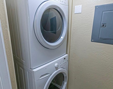 1161 E 5th Avenue - Photo Thumbnail 4