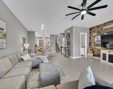 502 Del Sol Circle - Photo Thumbnail 5