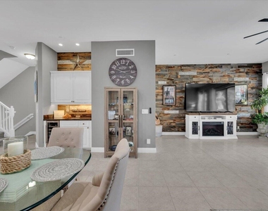 502 Del Sol Circle - Photo Thumbnail 7