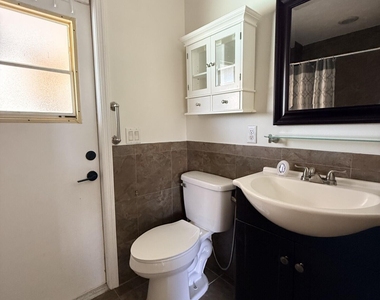 790 Se Ablett Lane - Photo Thumbnail 12