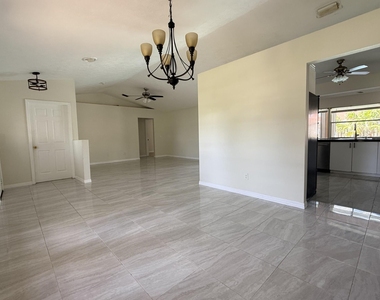 790 Se Ablett Lane - Photo Thumbnail 5