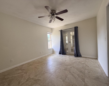 790 Se Ablett Lane - Photo Thumbnail 11