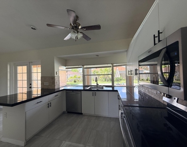 790 Se Ablett Lane - Photo Thumbnail 6
