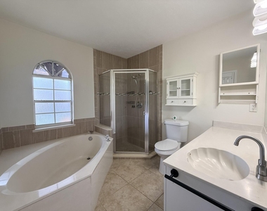 790 Se Ablett Lane - Photo Thumbnail 10