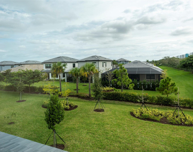 4412 Silverwood Lane S - Photo Thumbnail 15