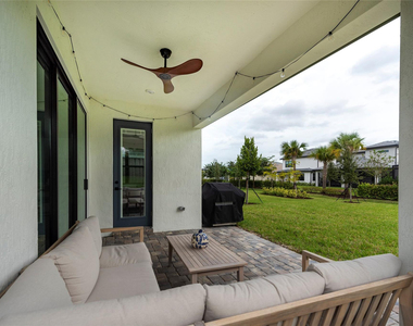 4412 Silverwood Lane S - Photo Thumbnail 11