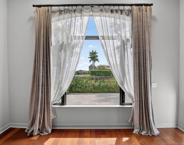 17921 Villa Club Way - Photo Thumbnail 4