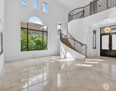 17921 Villa Club Way - Photo Thumbnail 12