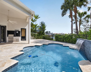 17921 Villa Club Way - Photo Thumbnail 1