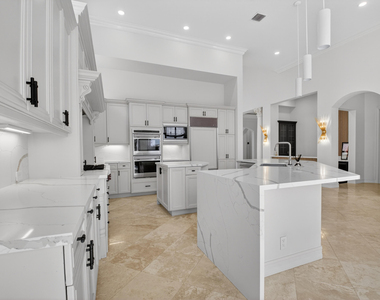 17921 Villa Club Way - Photo Thumbnail 23
