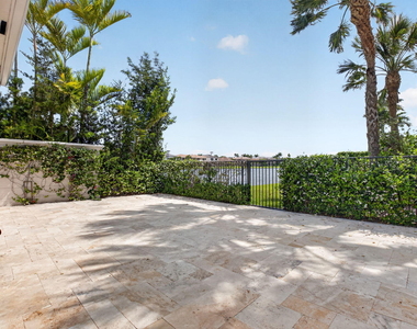 17921 Villa Club Way - Photo Thumbnail 8