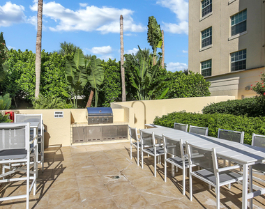 610 Clematis Street - Photo Thumbnail 14