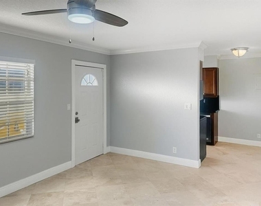 51 Ne 24th Street - Photo Thumbnail 4
