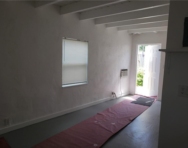 1621 N Andrews Square - Photo Thumbnail 1