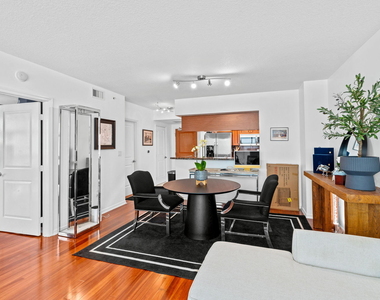 347 N New River Dr Drive E - Photo Thumbnail 7