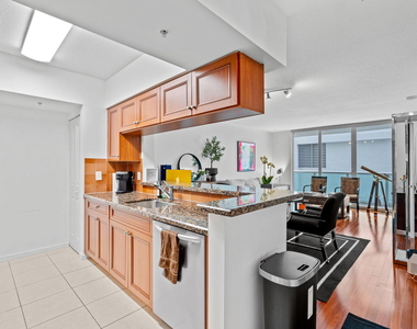 347 N New River Dr Drive E - Photo Thumbnail 15