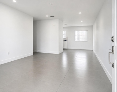 2152 Sw 72nd Avenue - Photo Thumbnail 2